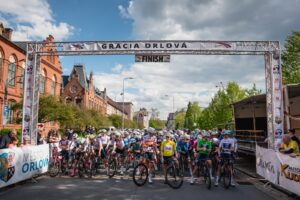 Přečtete si více ze článku Předposlední etapa Gracia Orlová 2025: Rychlá bitva na okruzích se stoupáním v Záblatí